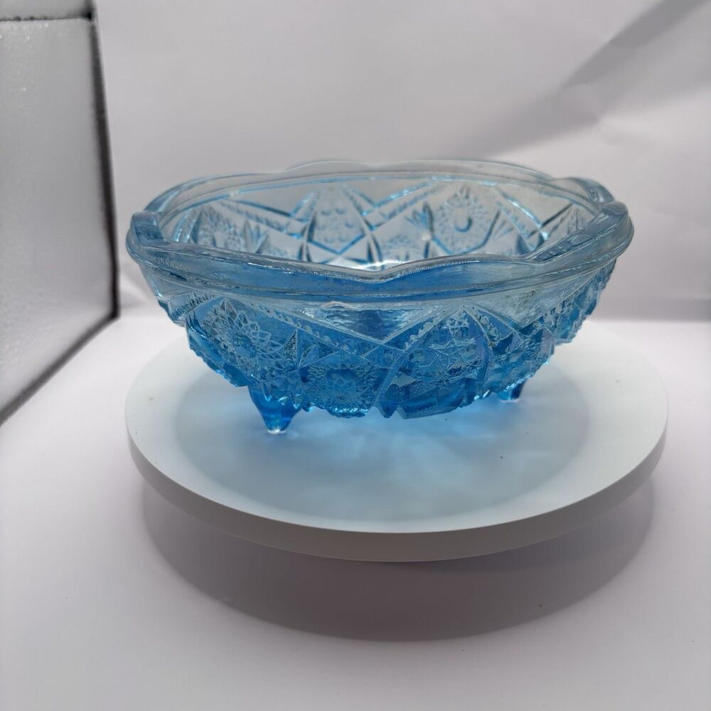 VTG McKee Fentec pattern pressed glass floral/diamond ombre blue bowl/dish